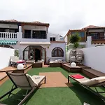 Lovely 6 Bedroom Communal Heated Pool Villa Playa de las Américas